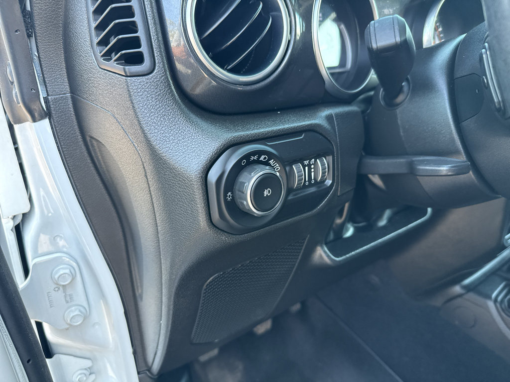 Used 2021 Jeep Wrangler Unlimited Sahara AWD/4WD image 10