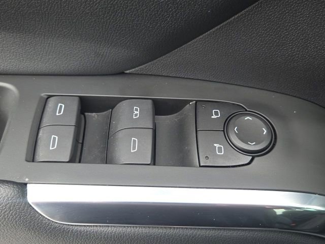 Used 2024 Chevrolet Traverse LT w/ LPO, Floor Liner Package FWD image 23
