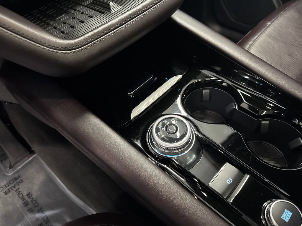 Certified 2025 Ford Explorer Platinum image 30