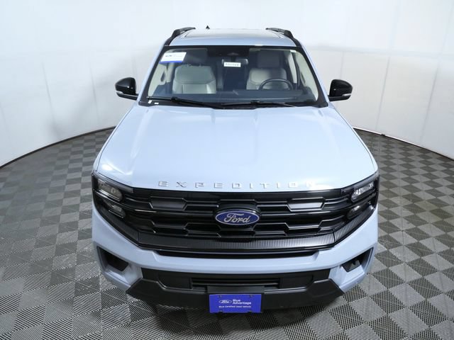 Certified 2025 Ford Expedition Active AWD/4WD image 3