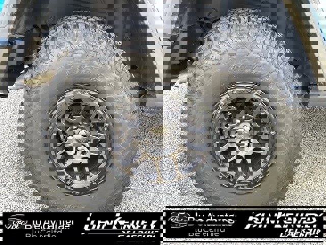 Used 2022 Jeep Wrangler Sport image 39