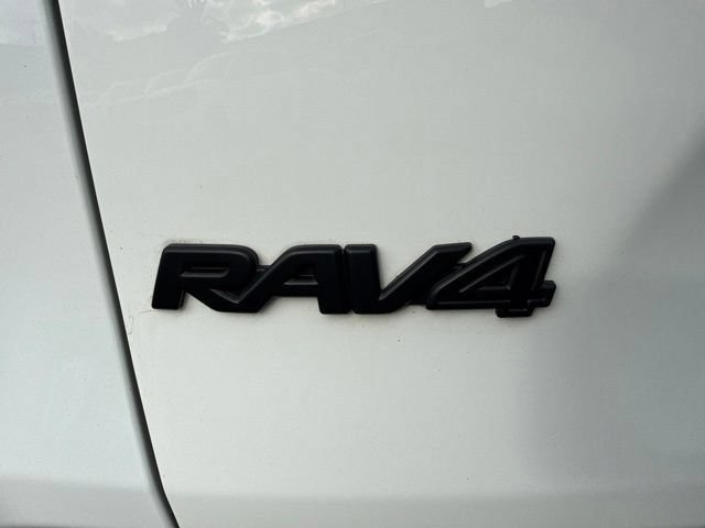 Used 2020 Toyota RAV4 XLE w/ All Weather Liner Package AWD/4WD image 10