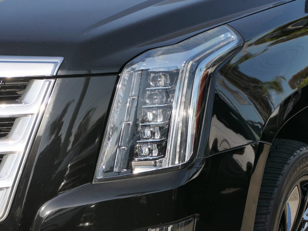 Used 2019 Cadillac Escalade Luxury RWD image 10
