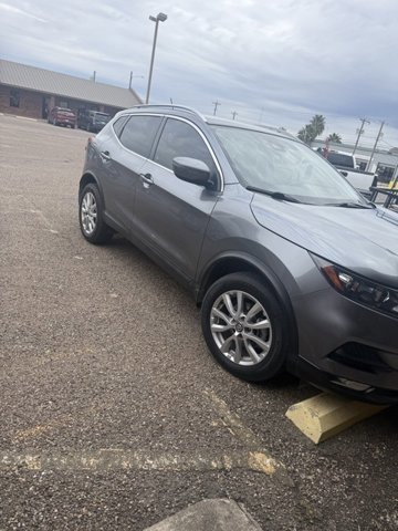 Used 2021 Nissan Rogue Sport SV image 2