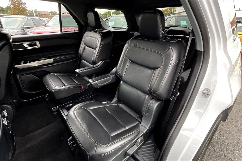 Certified 2020 Ford Explorer XLT w/ Equipment Group 202A image 24