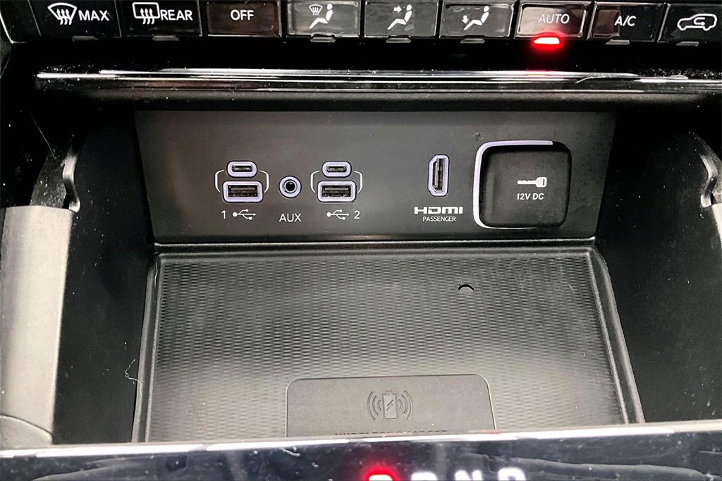 Used 2022 Jeep Grand Cherokee Limited 4xe w/ Luxury Tech Group II image 32