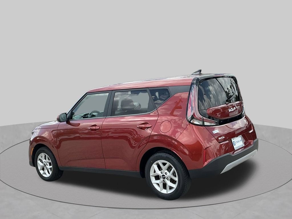 Used 2024 Kia Soul LX w/ Option Group 015 FWD image 4