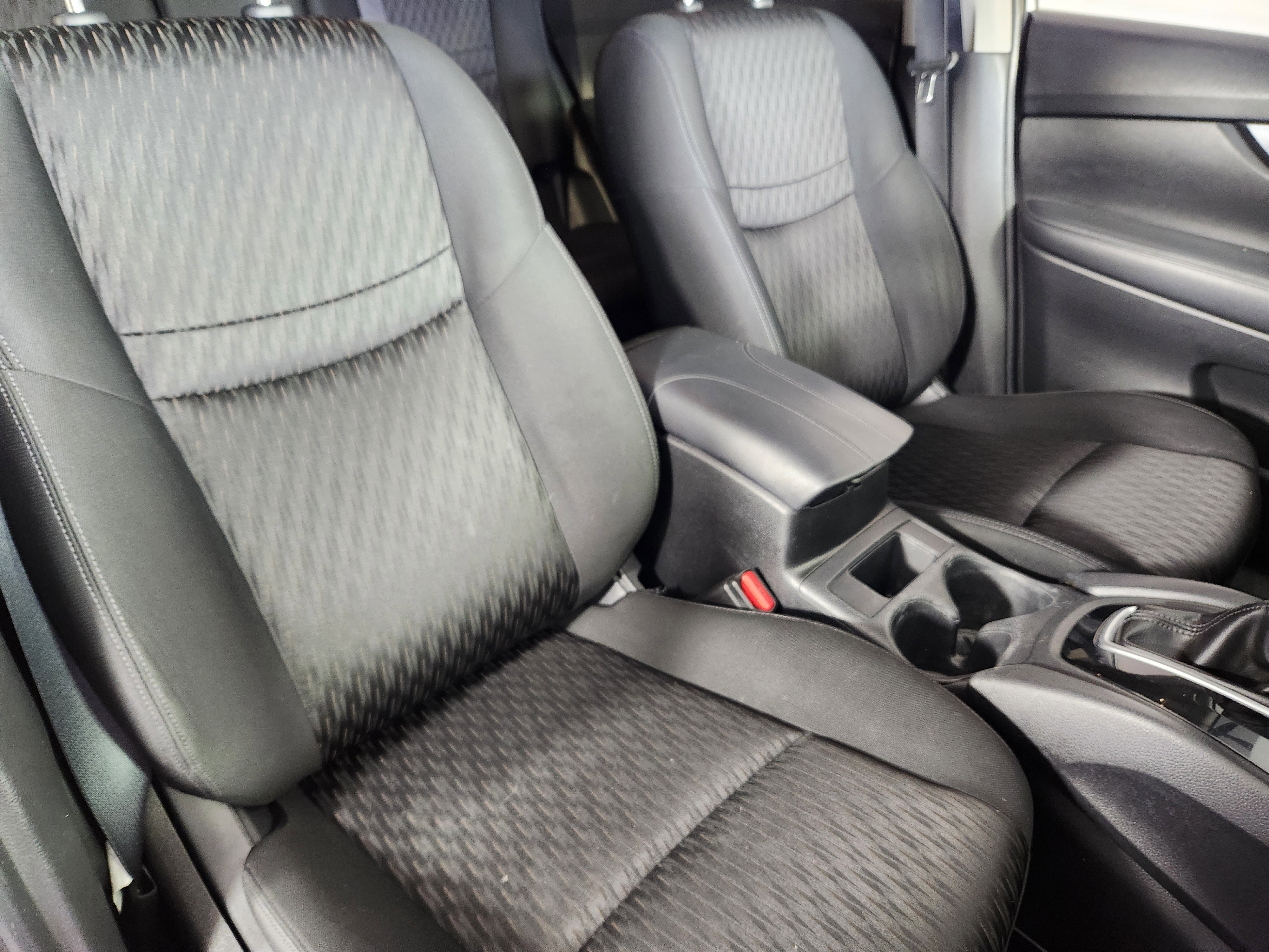 Used 2018 Nissan Rogue S image 10