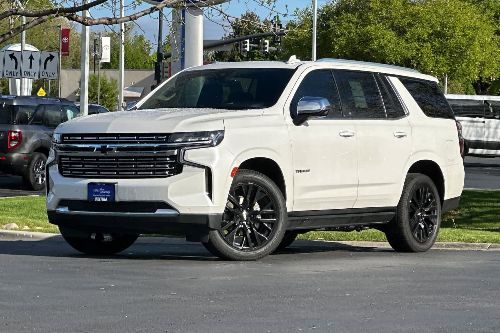 Used 2023 Chevrolet Tahoe Premier AWD/4WD image 1