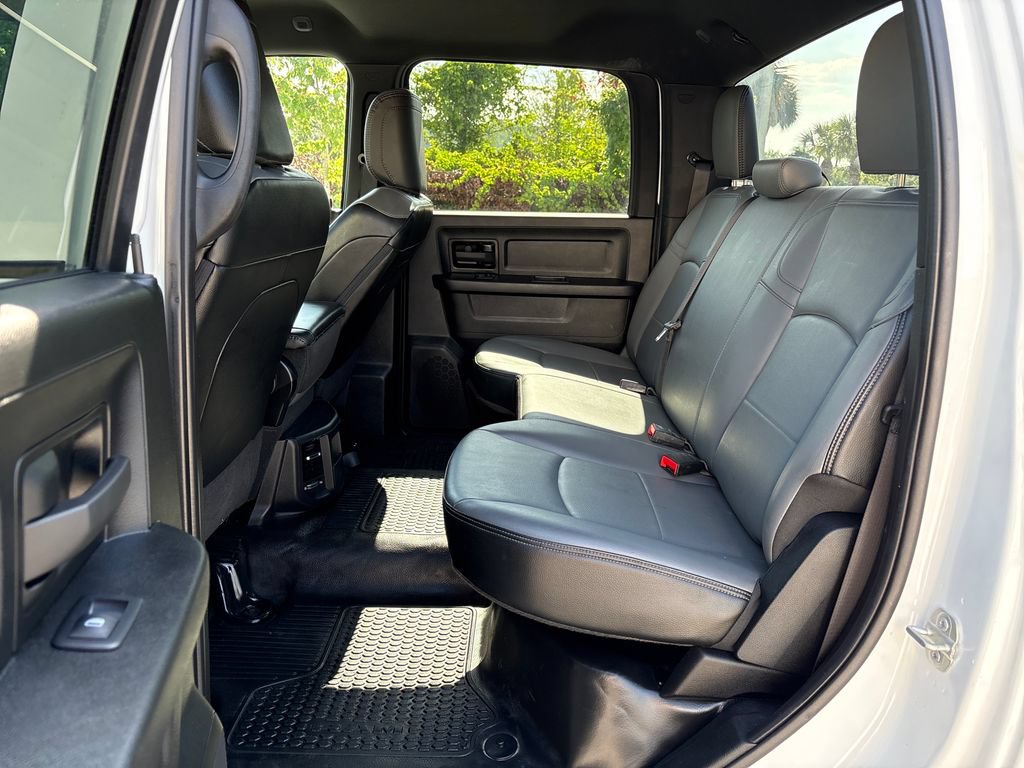 Used 2024 RAM 3500 Tradesman w/ Chrome Appearance Group AWD/4WD image 29