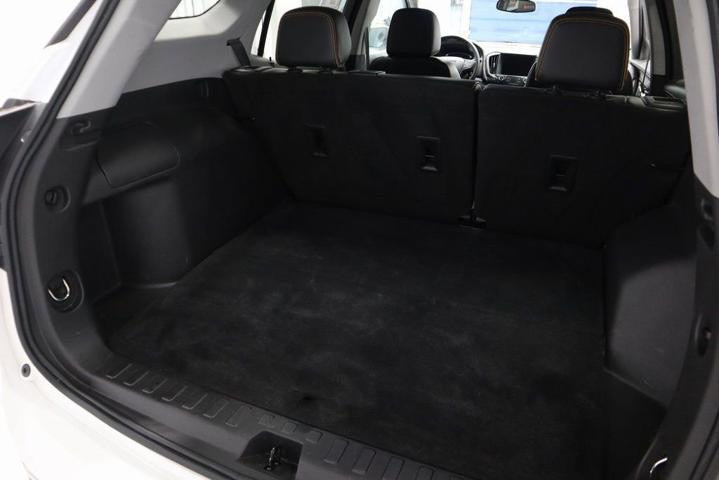 Used 2022 GMC Terrain AT4 w/ Infotainment Package II image 13