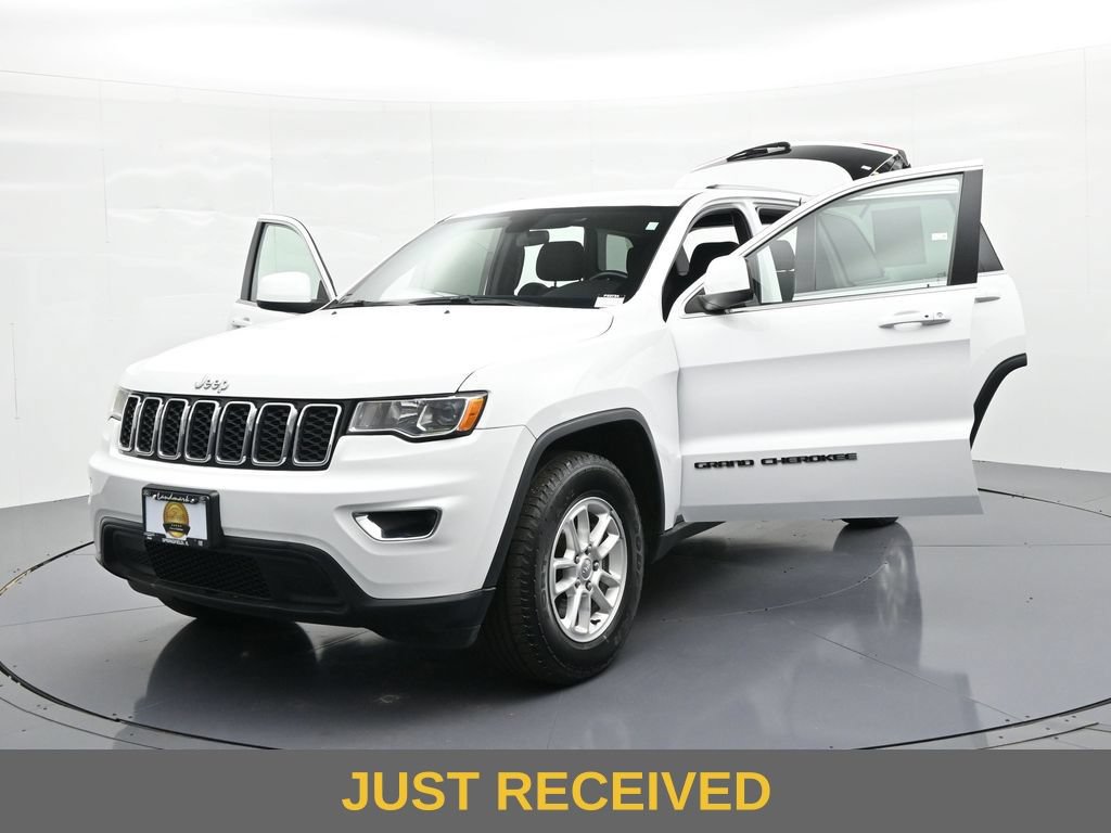 Used 2020 Jeep Grand Cherokee Laredo AWD/4WD image 29