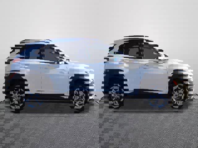 Used 2022 Hyundai Kona SEL image 4