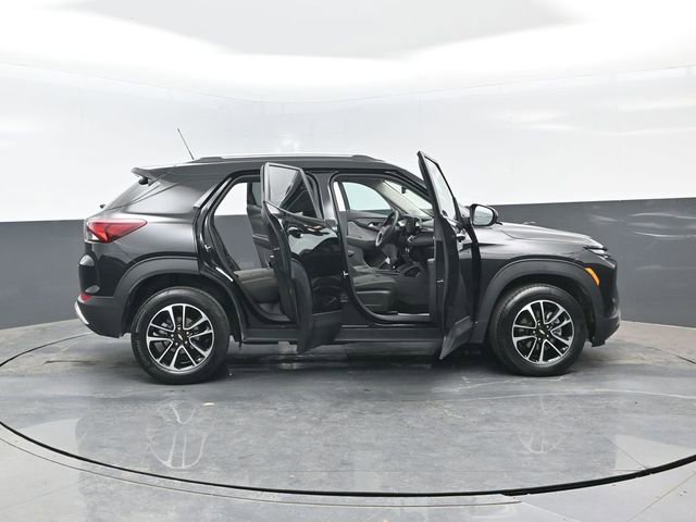 Used 2025 Chevrolet TrailBlazer LT AWD/4WD image 26