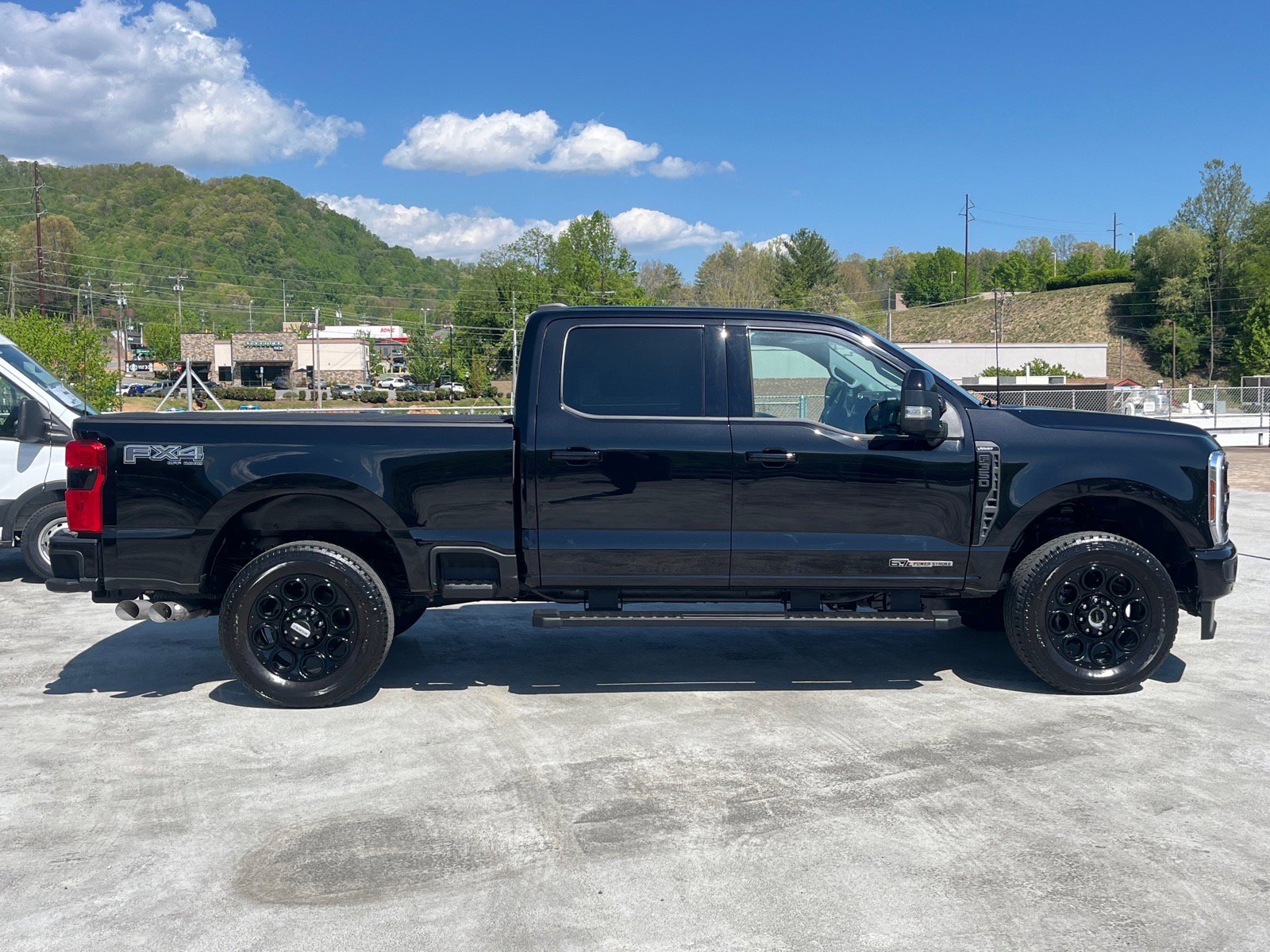 Certified 2025 Ford F350 Lariat w/ Lariat Ultimate Package AWD/4WD image 2