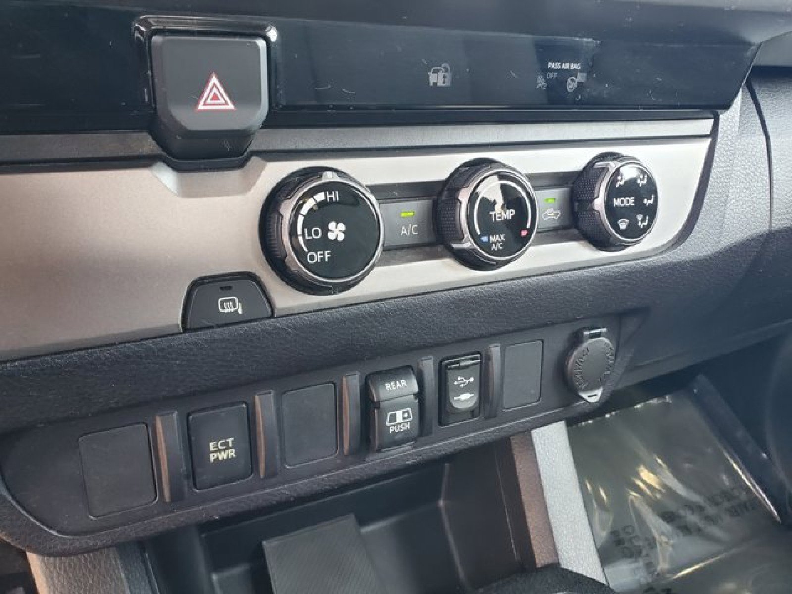 Used 2018 Toyota Tacoma SR5 image 21