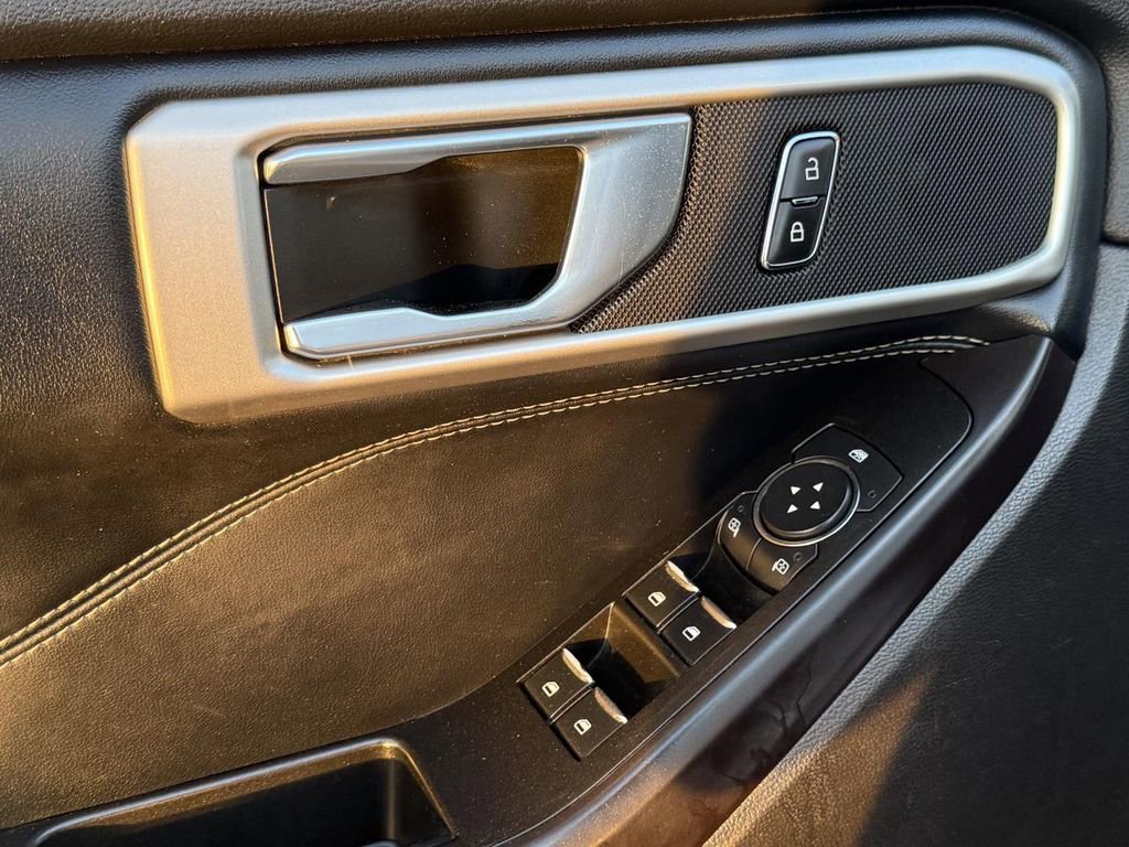 Certified 2020 Ford Explorer XLT w/ Equipment Group 202A image 10