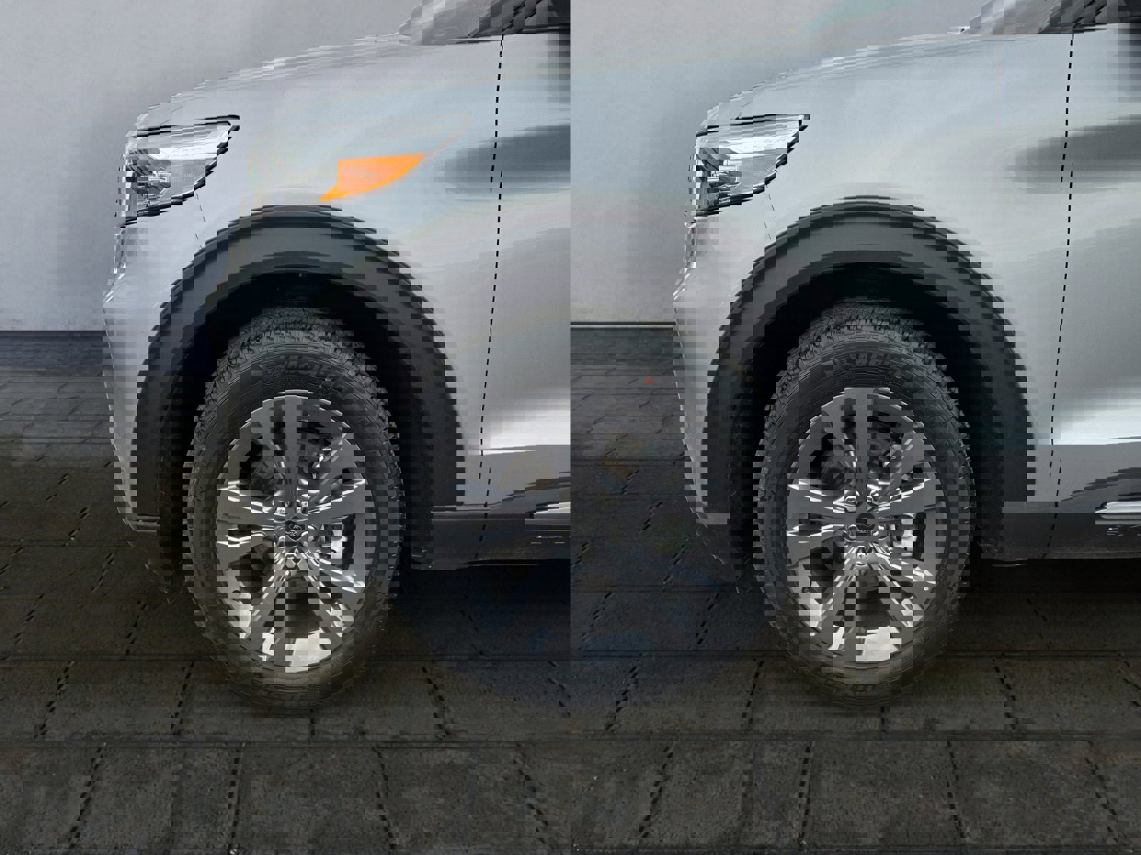 Certified 2023 Ford Explorer XLT w/ Equipment Group 202A image 27