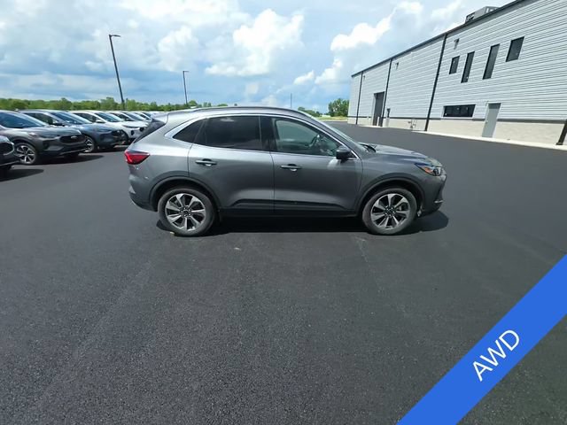 Certified 2025 Ford Escape Platinum AWD/4WD image 2
