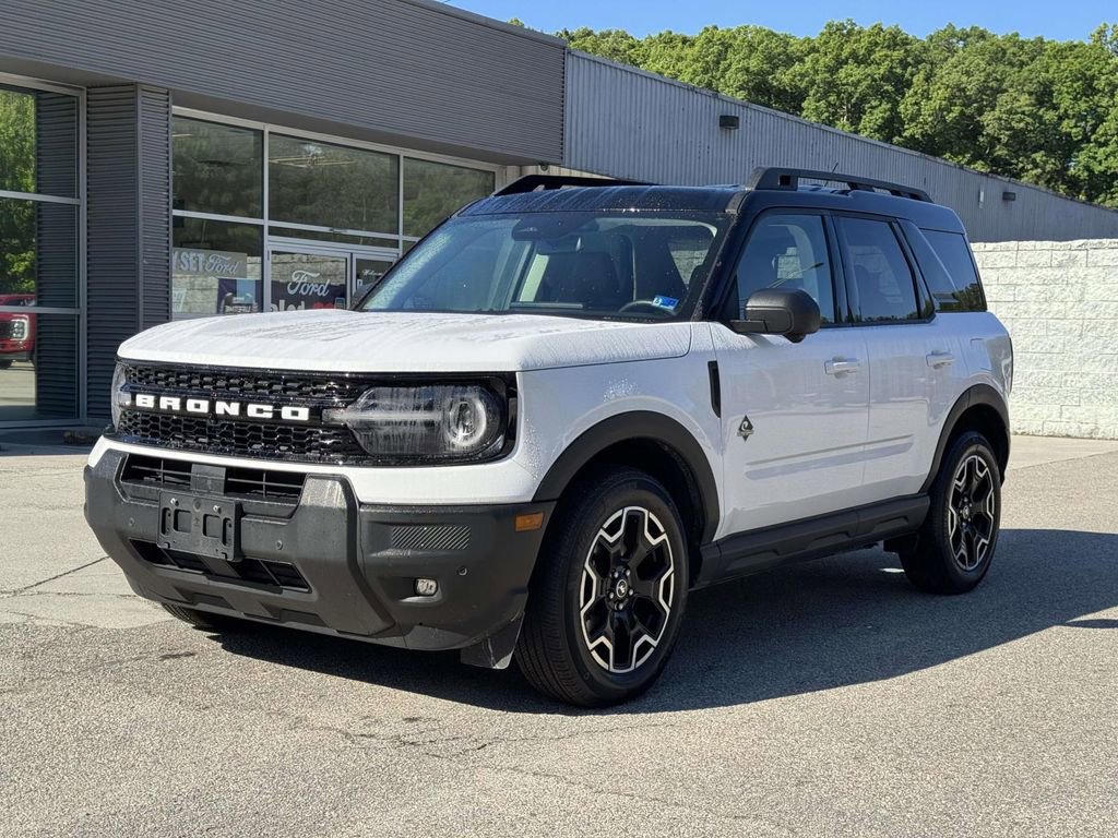 Certified 2025 Ford Bronco Sport Outer Banks w/ Outer Banks Tech Package+ AWD/4WD image 24