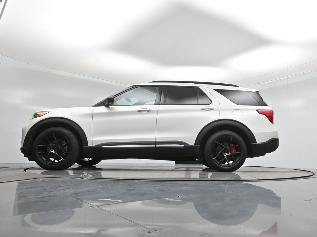 Certified 2020 Ford Explorer XLT w/ Equipment Group 202A image 20