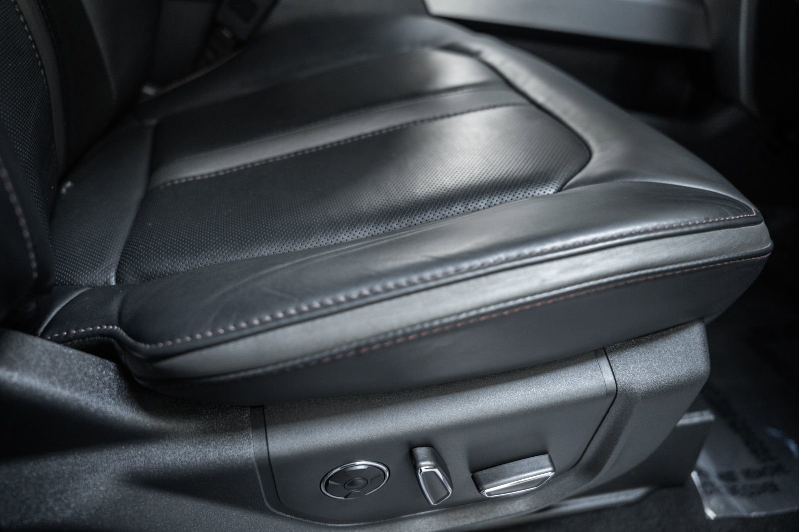 Certified 2022 Ford F250 Platinum w/ Snow Plow Prep Package image 40