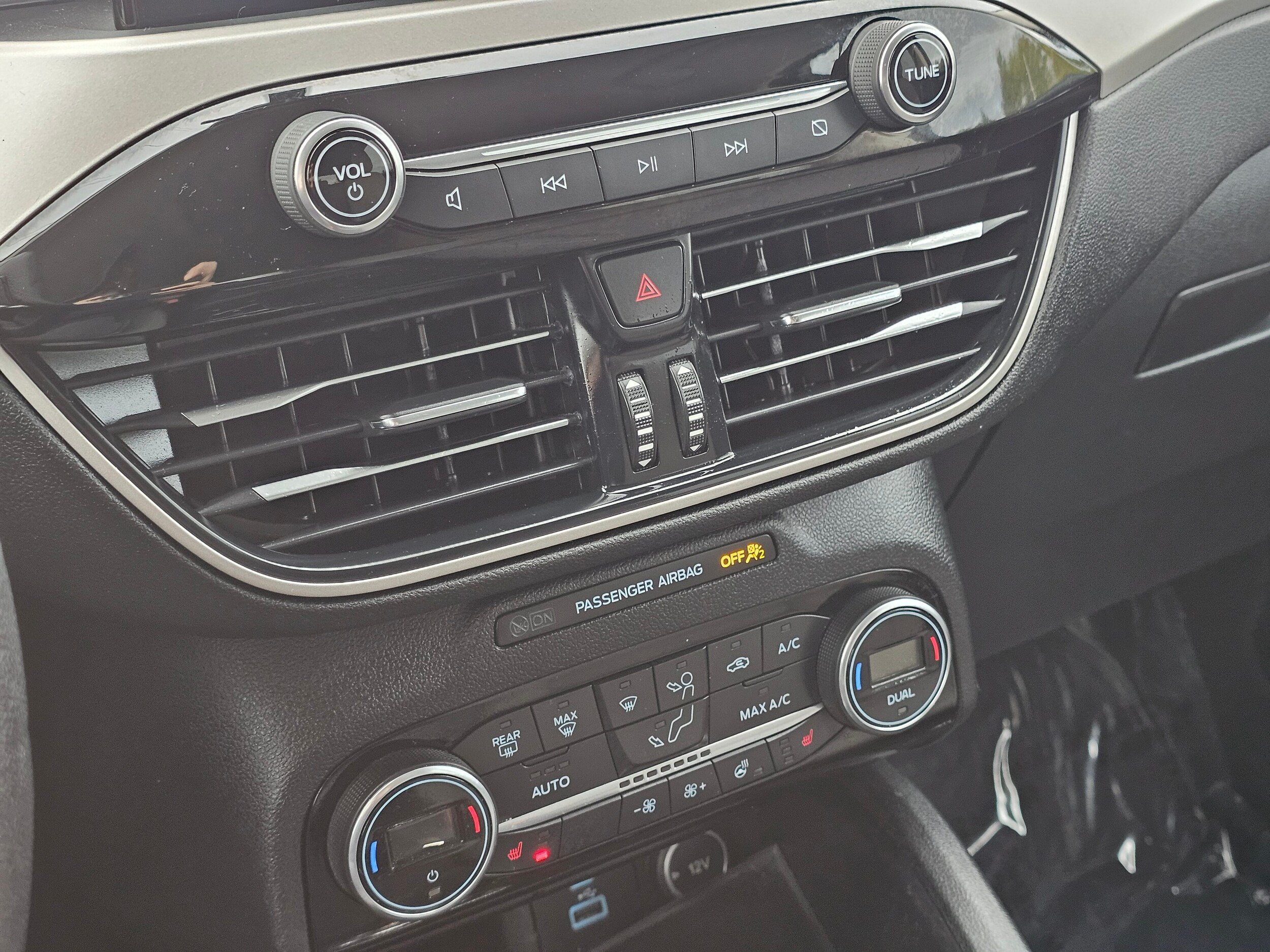 Certified 2021 Ford Escape SE w/ SE Sport Appearance Package FWD image 27