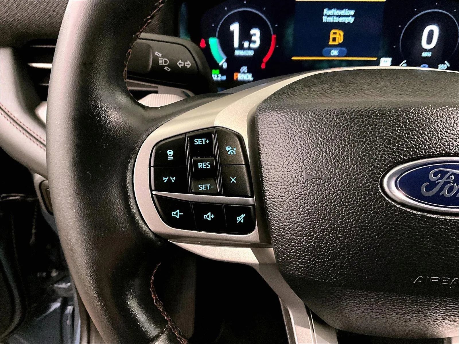 Certified 2025 Ford Explorer Active image 17