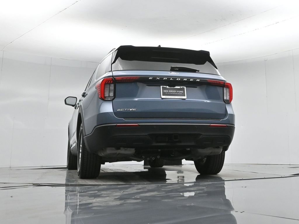 Certified 2025 Ford Explorer Active RWD image 52