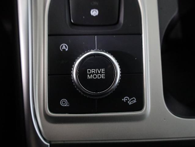 Certified 2023 Ford Explorer Platinum w/ Technology Package AWD/4WD image 26