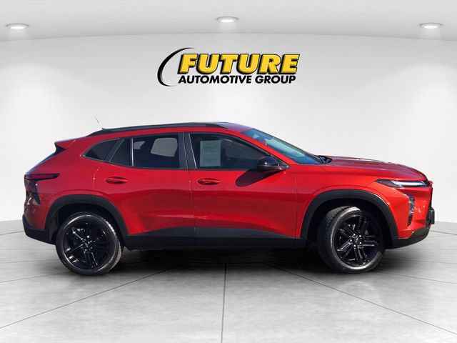 Used 2024 Chevrolet Trax ACTIV w/ Driver Confidence Package FWD image 3