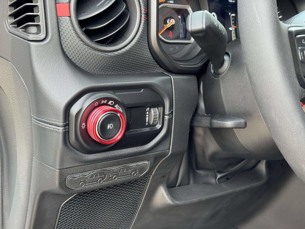 Used 2024 Jeep Wrangler Unlimited Rubicon AWD/4WD image 10