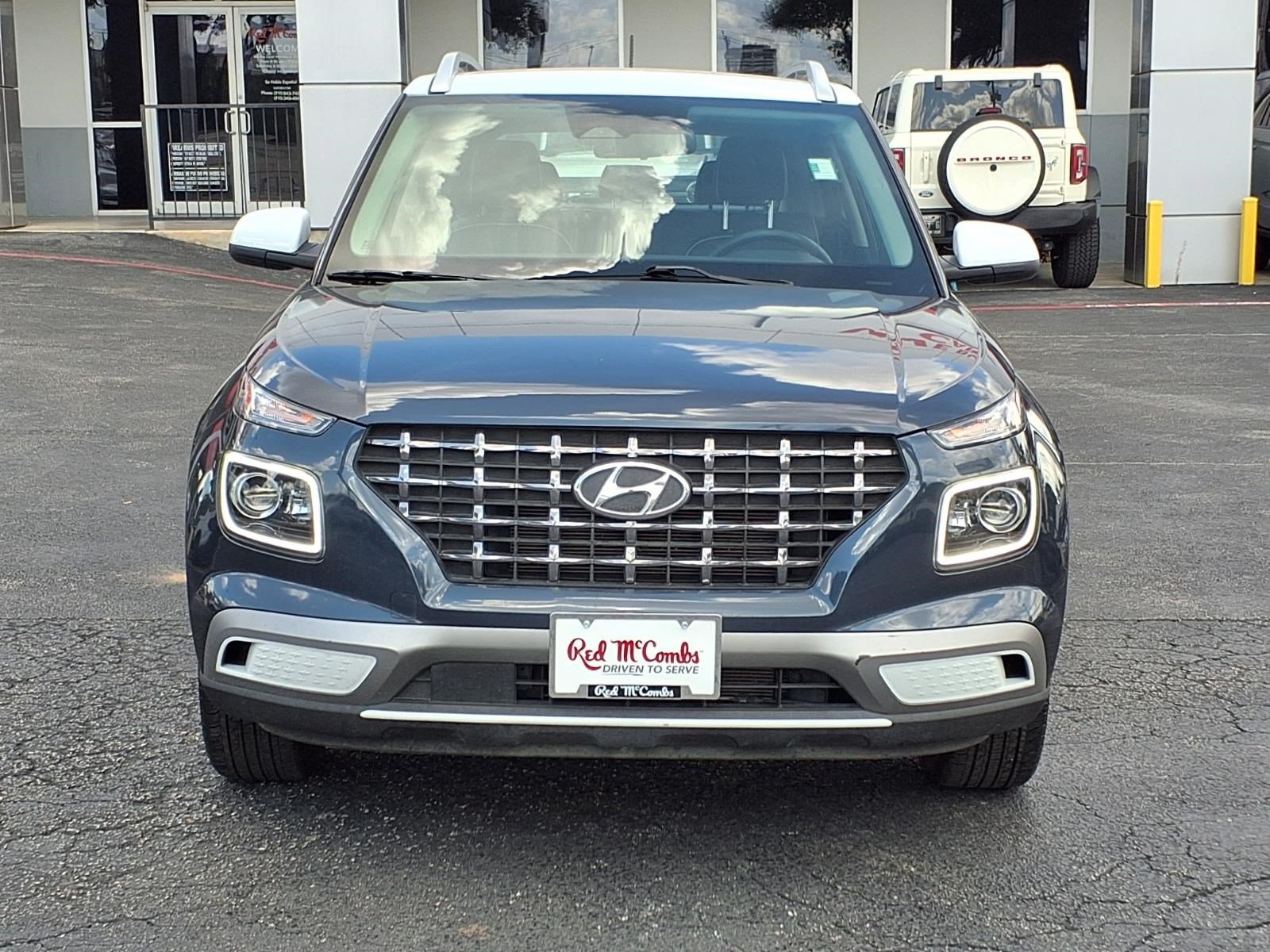 Used 2025 Hyundai Venue Limited FWD image 2