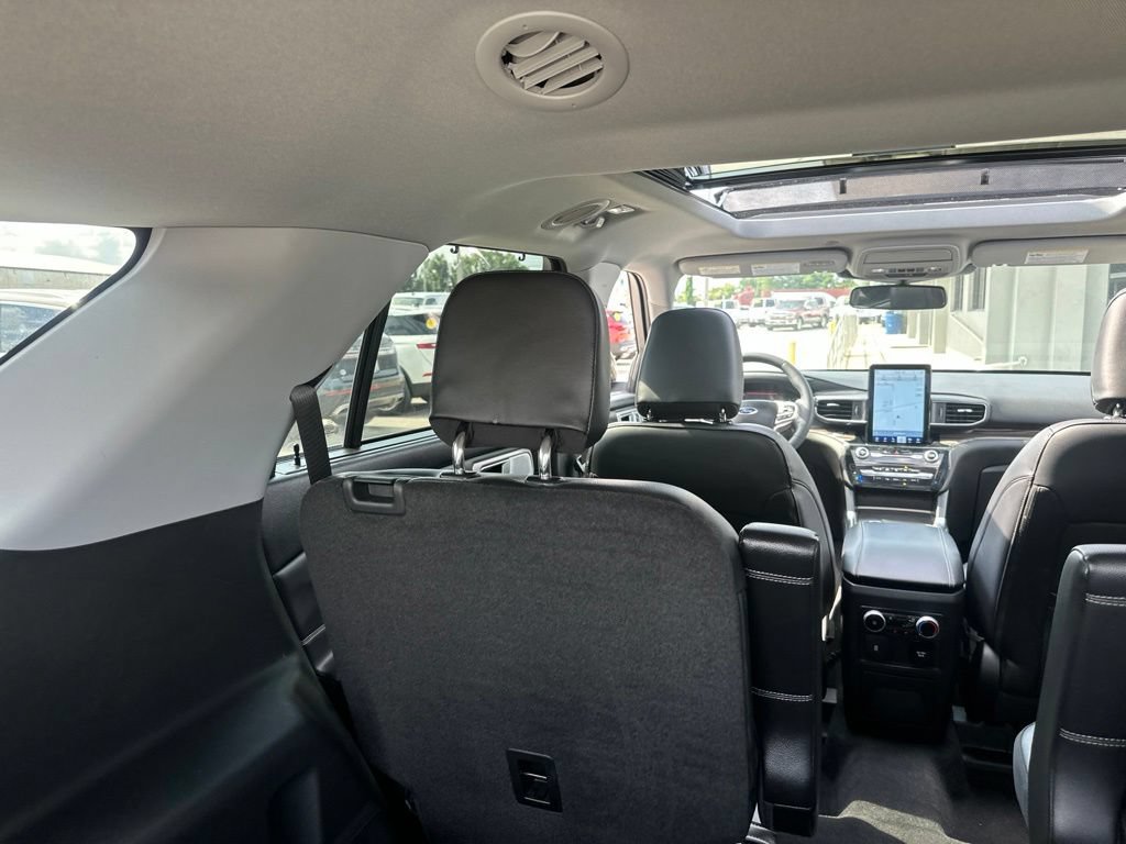 Certified 2023 Ford Explorer Limited w/ Limited Technology Package AWD/4WD image 16