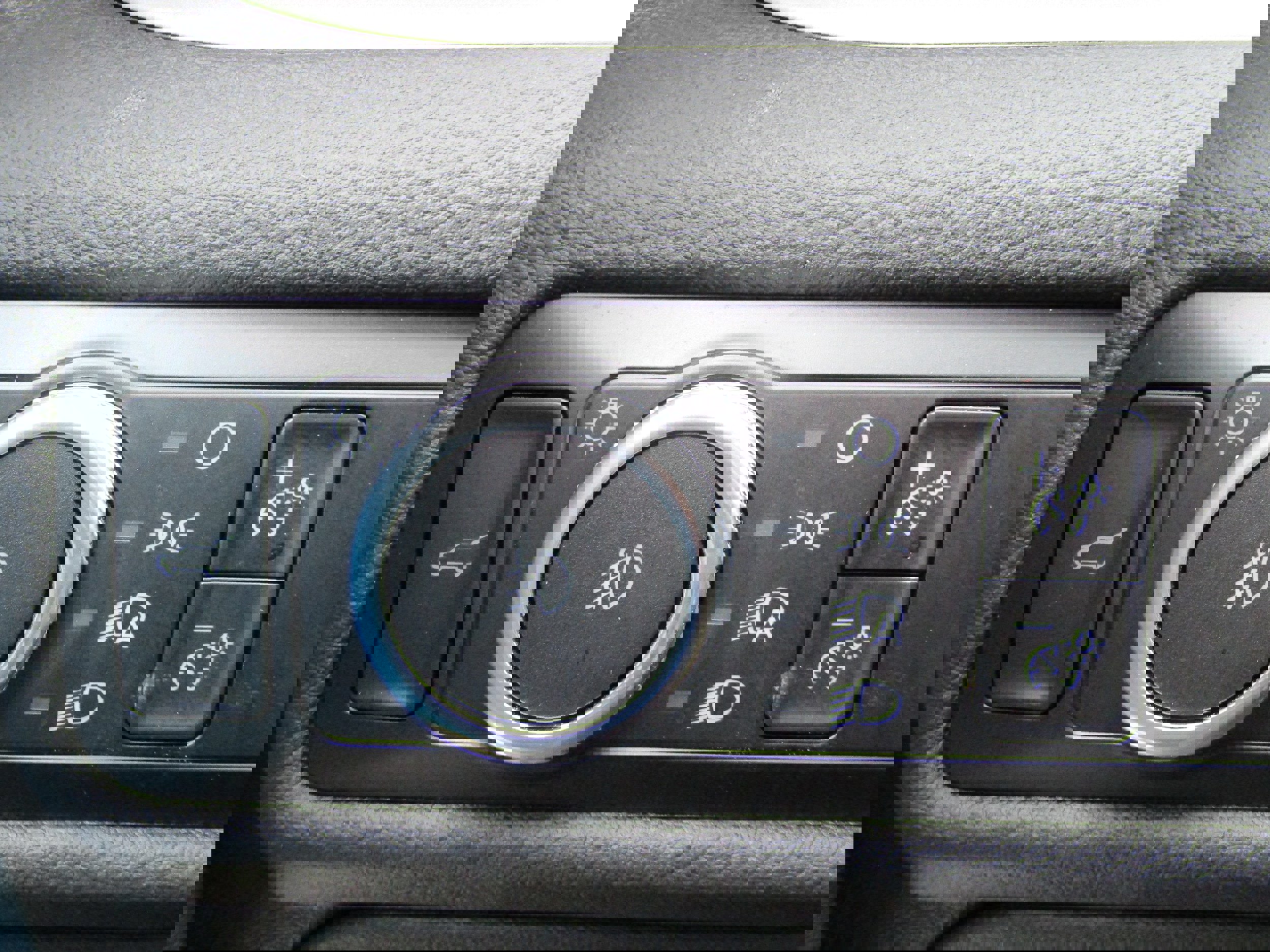 Certified 2023 Ford Explorer XLT w/ Equipment Group 202A image 23