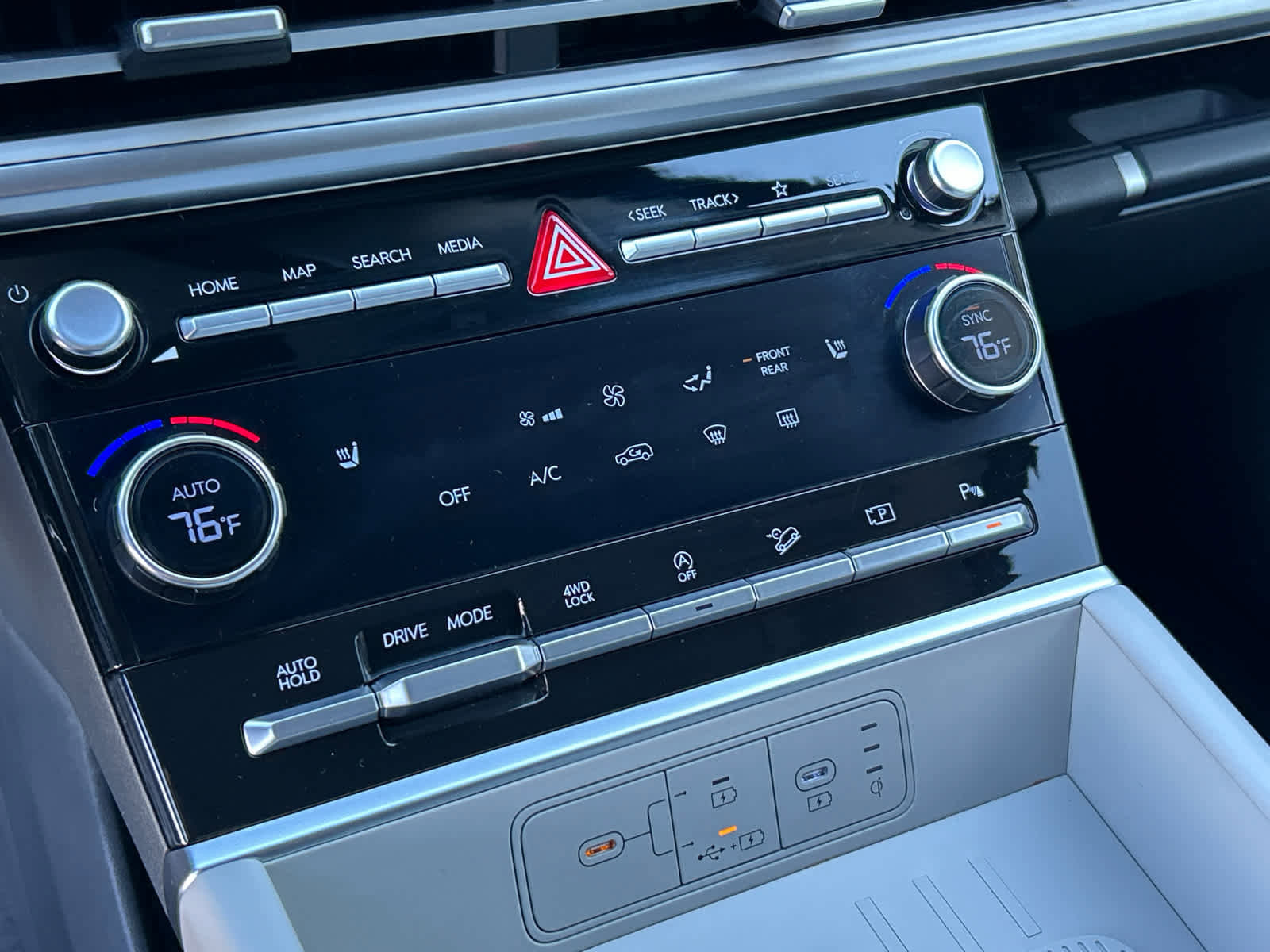 Used 2024 Hyundai Santa Fe SEL image 34