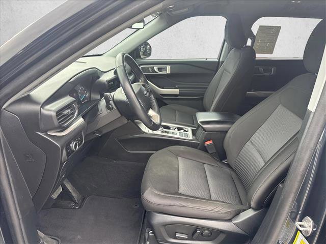 Certified 2023 Ford Explorer XLT RWD image 9