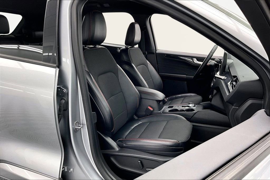 Certified 2023 Ford Escape ST-Line Elite image 9