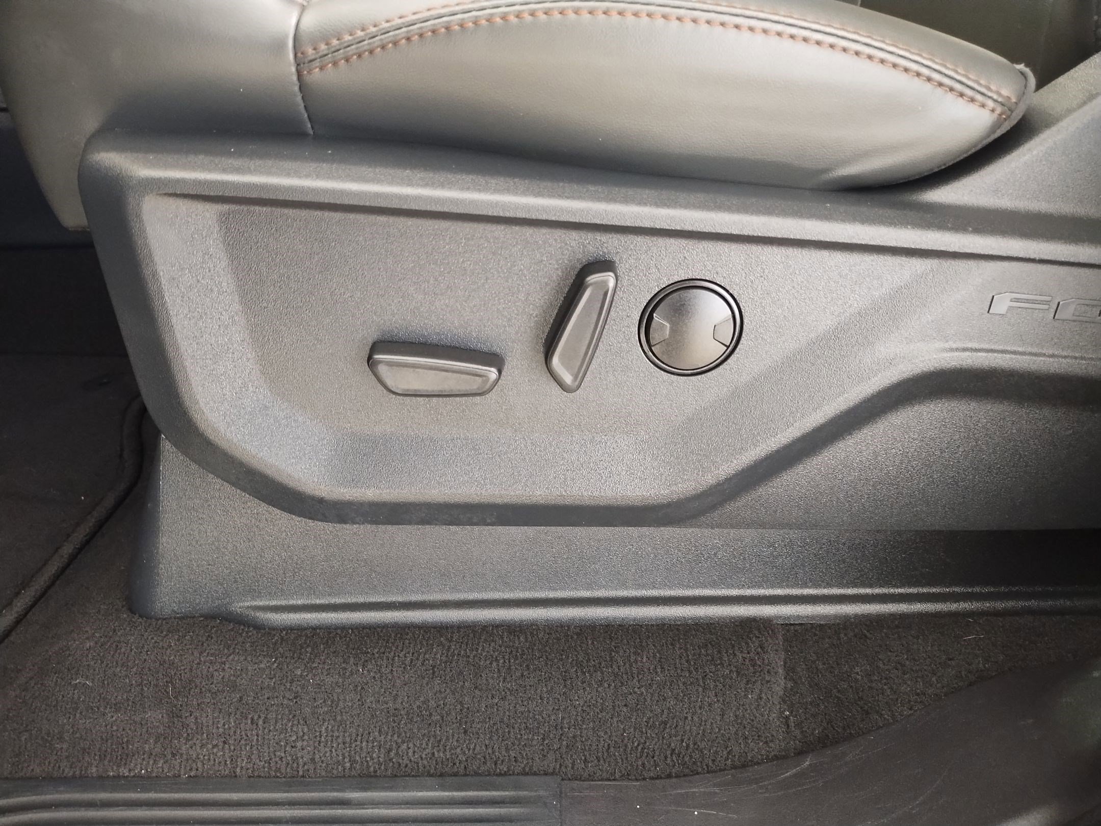 Certified 2025 Ford Expedition Active image 15