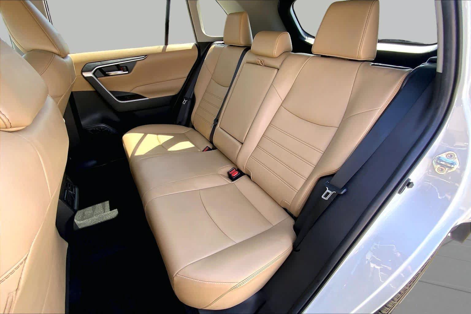 Used 2022 Toyota RAV4 XLE Premium FWD image 21