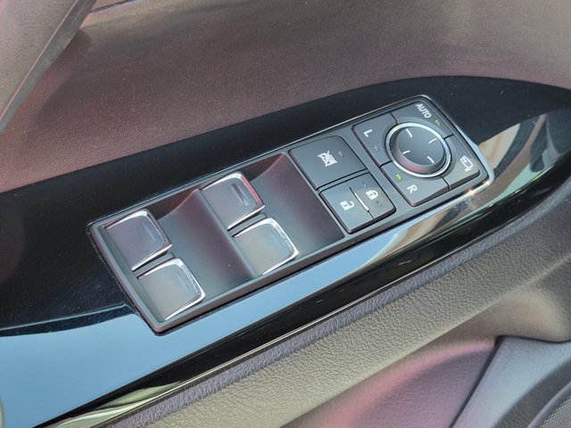 Used 2017 Lexus LX 570 4WD w/ Luxury Package image 14