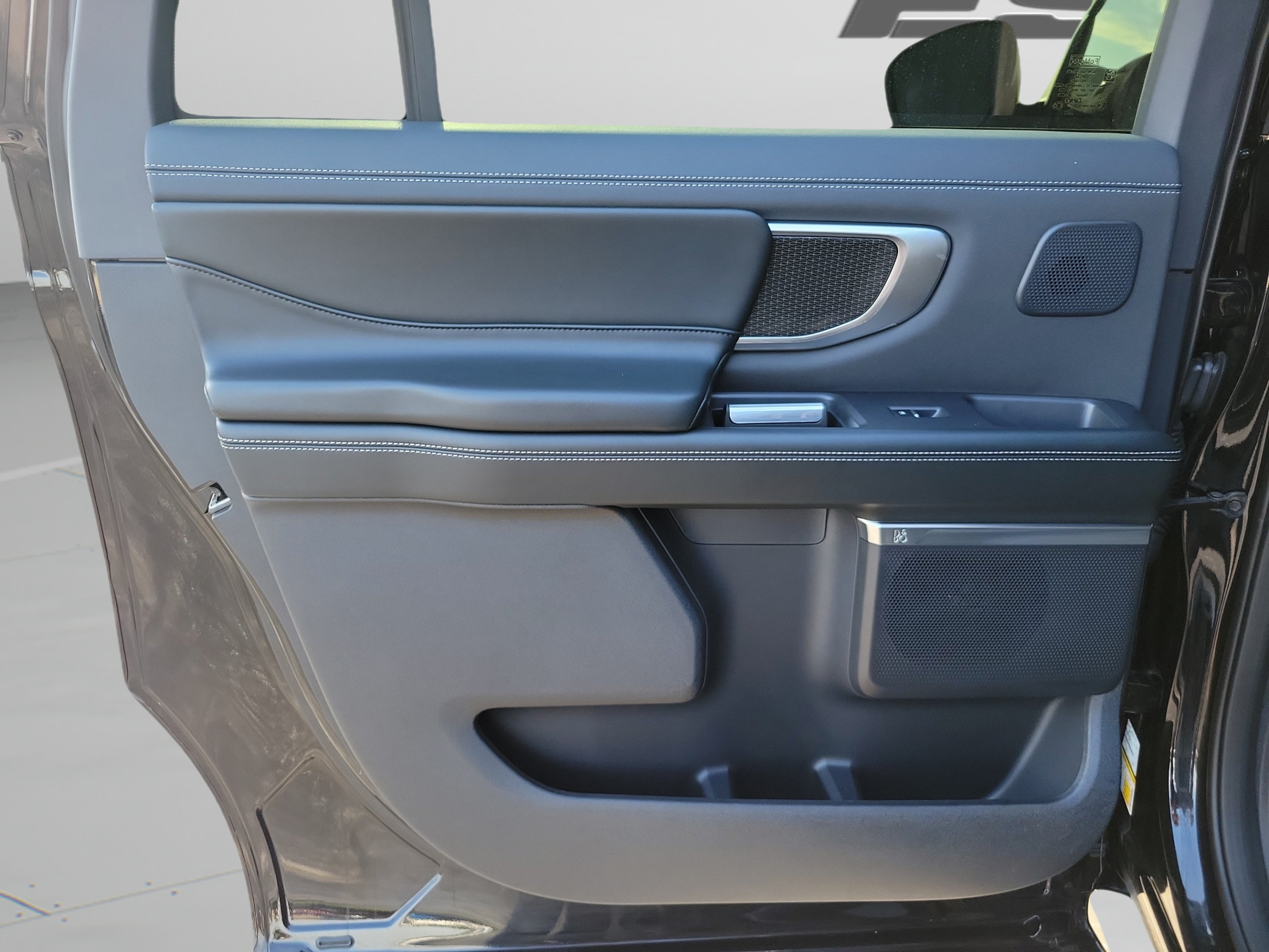 Certified 2026 Ford Expedition Max Platinum w/ Stealth Performance Package AWD/4WD image 19