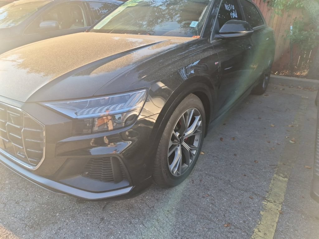 Used 2022 Audi Q8 Prestige w/ Prestige Package AWD/4WD image 3