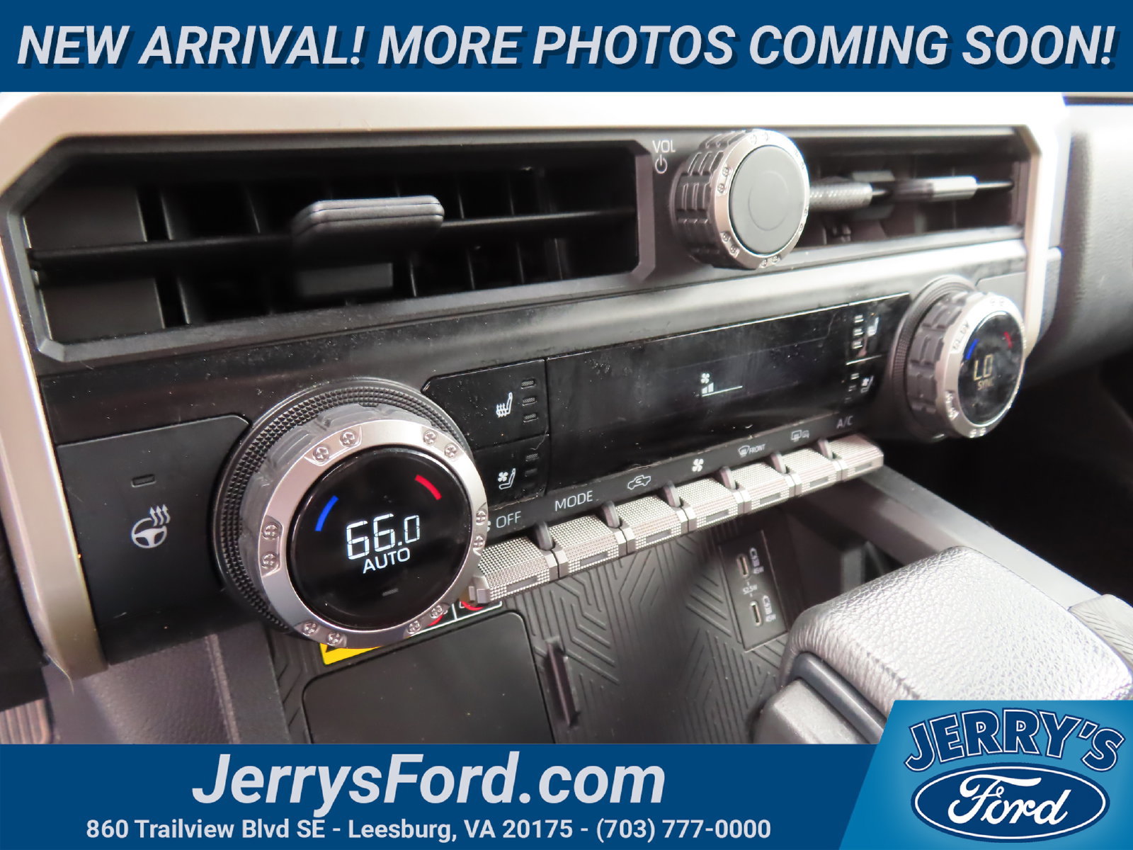 Used 2024 Toyota Tacoma TRD Off-Road w/ TRD Off Road Premium Package AWD/4WD image 27