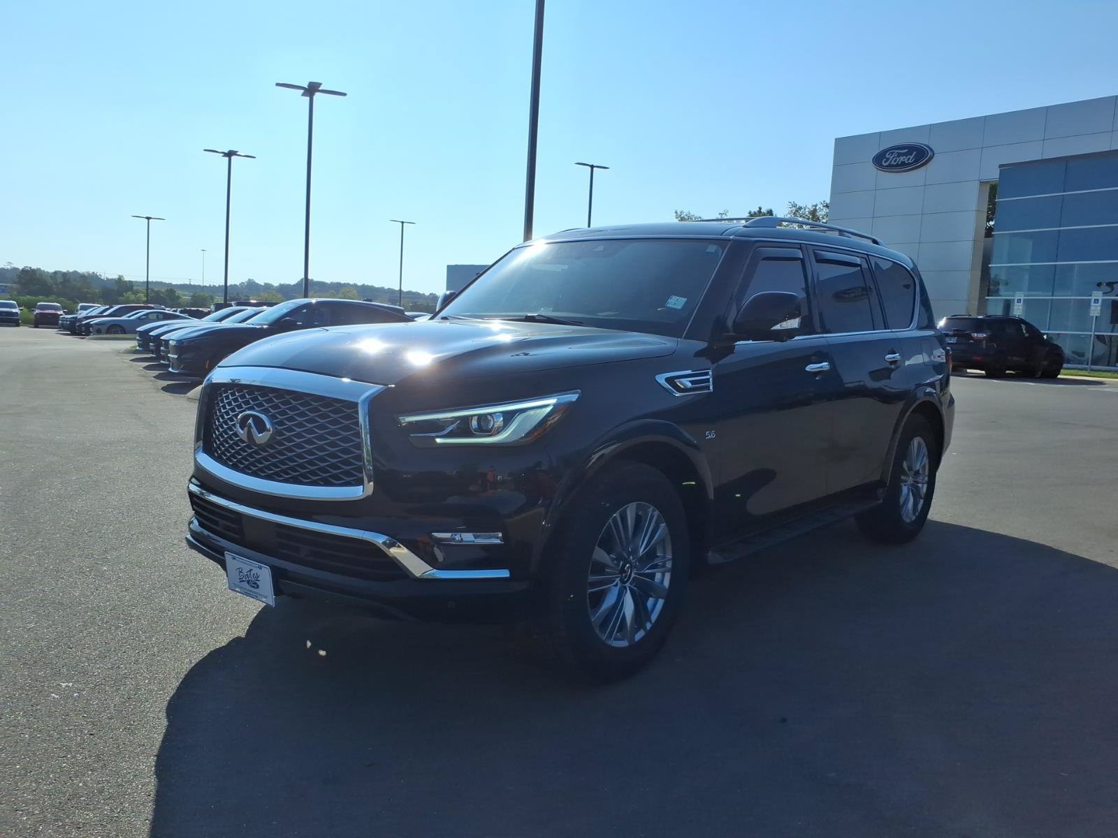 Used 2019 INFINITI QX80 Luxe w/ All-Season Package AWD/4WD image 7