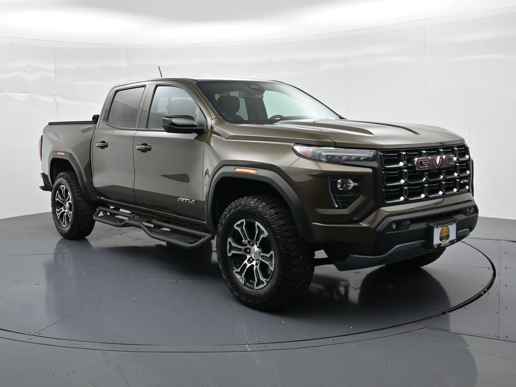 Used 2024 GMC Canyon AT4 w/ Canyon Safety Plus Package AWD/4WD image 4