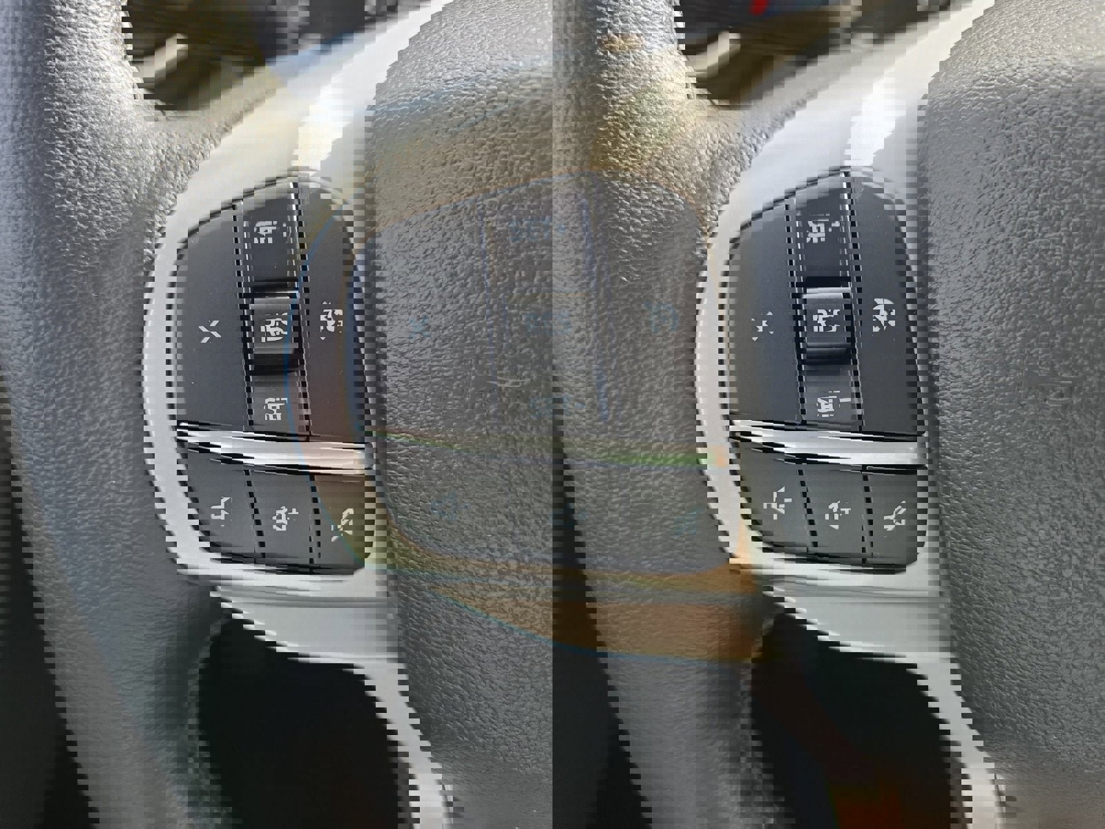 Certified 2022 Ford Explorer XLT w/ Equipment Group 202A image 14