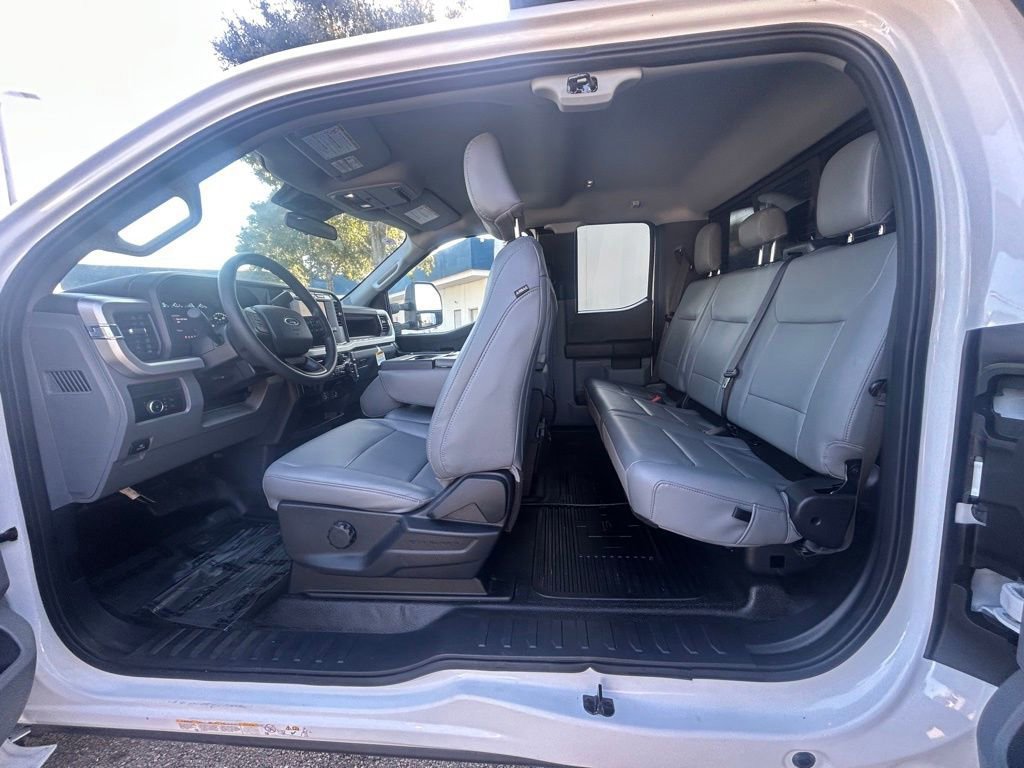 Certified 2023 Ford F550 2WD SuperCab Super Duty w/ XL Chrome Package image 34