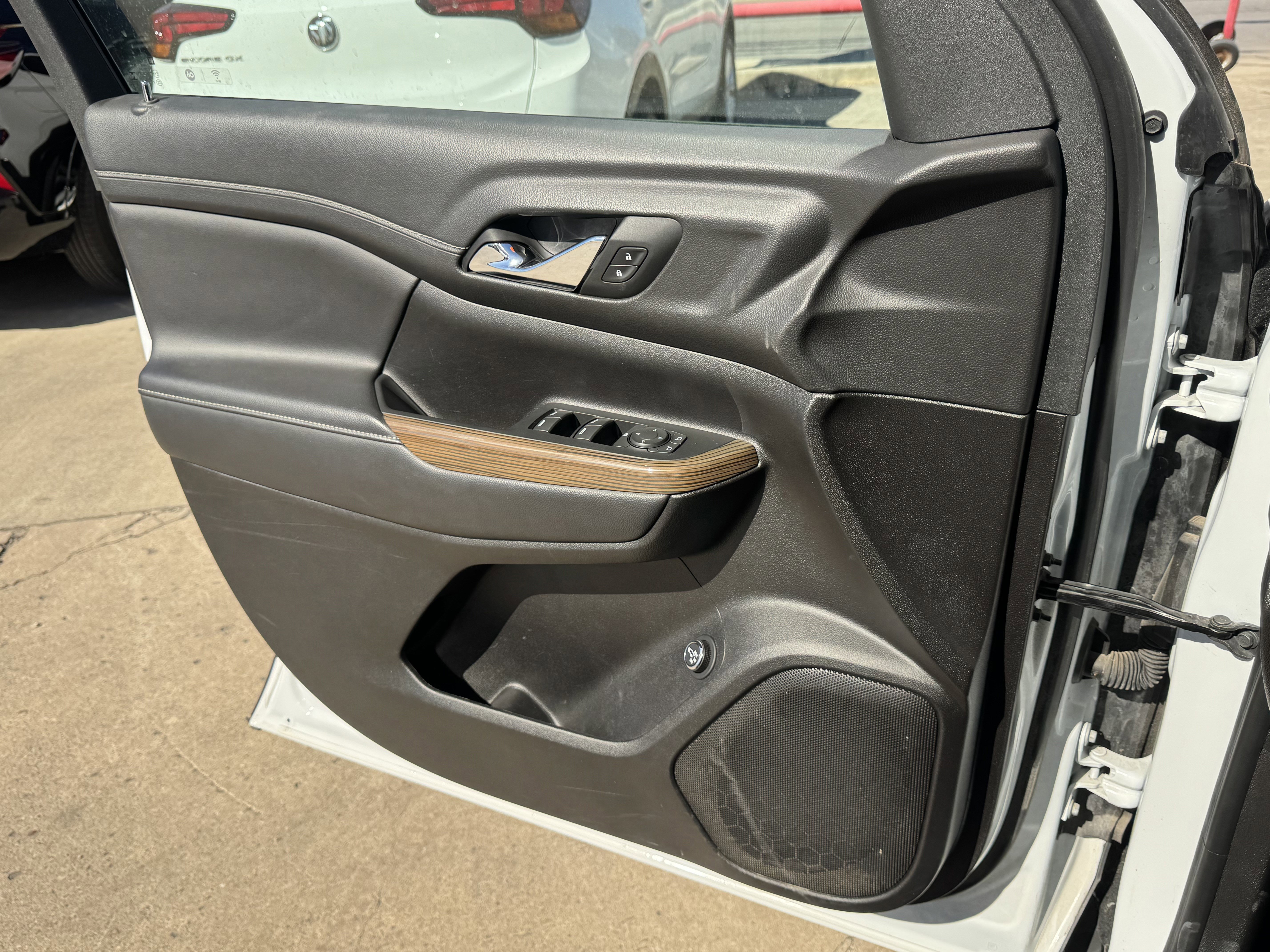 Used 2023 GMC Acadia SLE w/ Driver Convenience Package image 23