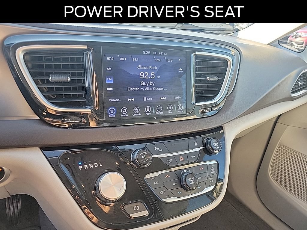 Used 2017 Chrysler Pacifica Touring-L Plus FWD image 28